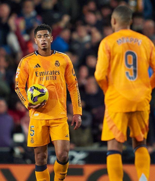 巴萨翻盘马德里竞技,贝林厄姆惊艳四座 巴萨翻盘马德里竞技,贝林厄姆惊艳四座